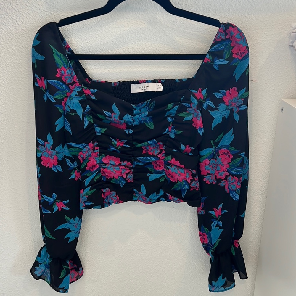 ALI & JAY CROP TOP